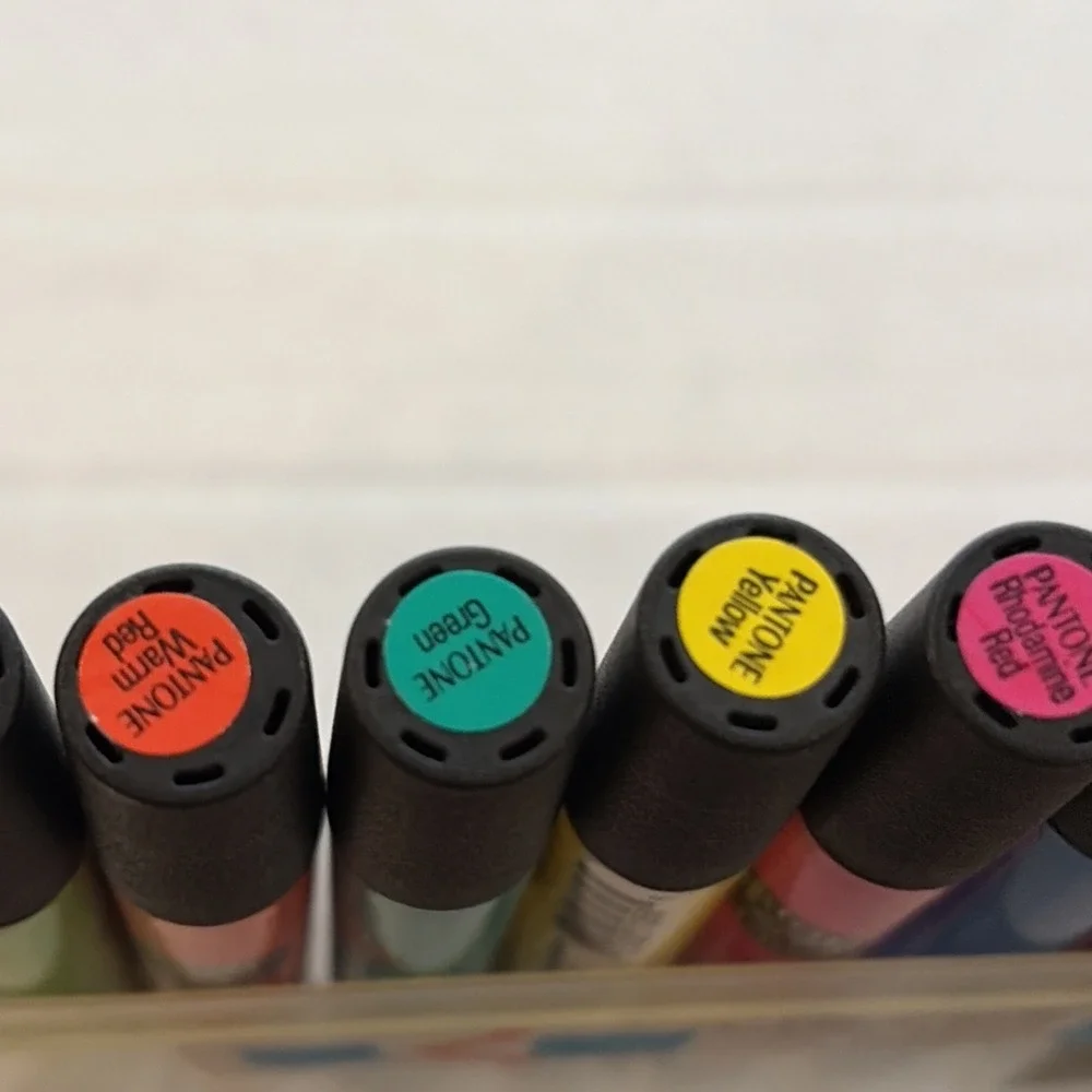 Vintage Pantone by Letraset Tria Markers 12 Set #1 Brights Dual Tip Studio Case